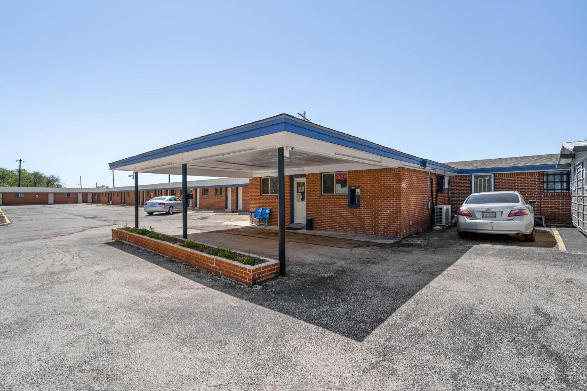 Oyo Hotel Luling Tx Downtown I-10/Us-90 Exterior foto